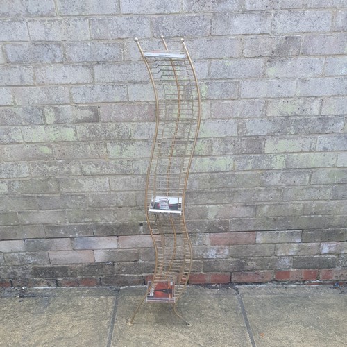 Vintage gold metal wire wavy - metal,