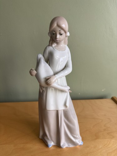 Casades figurine - casades,