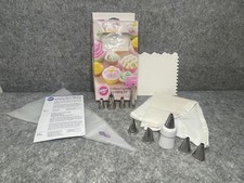Wilton 12-Piece Cupcake Set 2009 New 1M 22 12 230 Tips Vintage Baking Kit