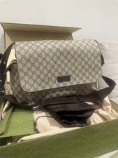 Gucci GG Supreme Medium Baby