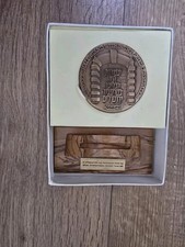 Israel State medal #11478 with stand,  Boxed gates of Jerusalem