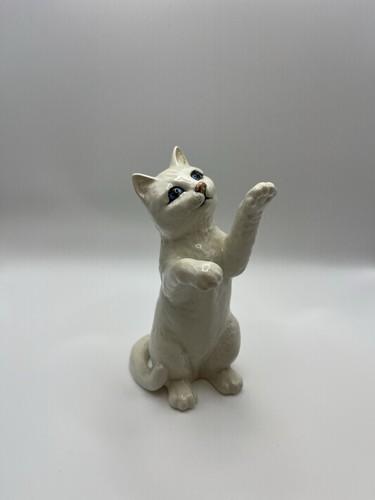 Beswick cat figurine model - figurine,