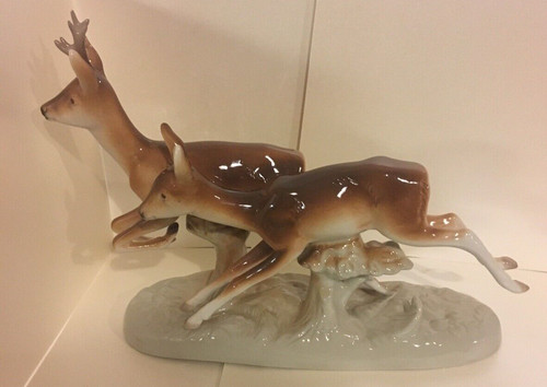 Royal dux running - royal, deer