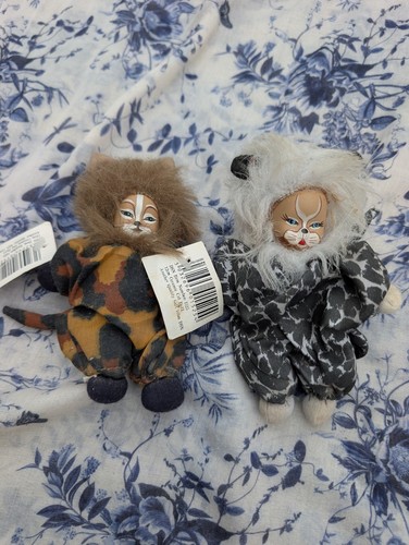 Pair vintage collectible - a,