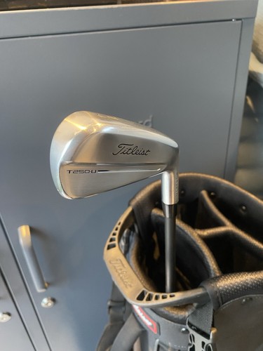 Titleist t250u iron stiff - 3,