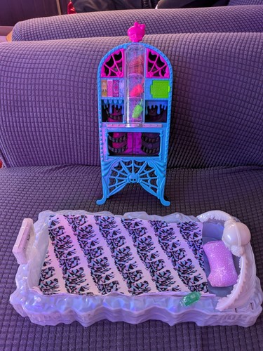 Monster high bed and - monster,
