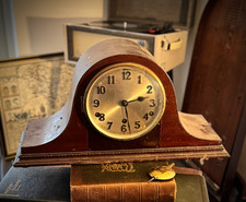 Vintage Mantel Clock Wooden Case Farmhouse Shelf Clock Mechanical Wind Up