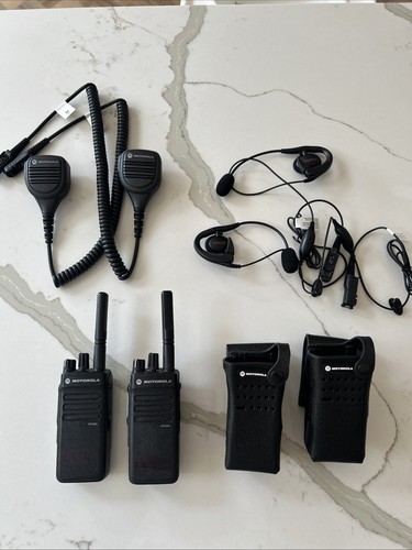 Motorola dp2400e way uhf - 2x,