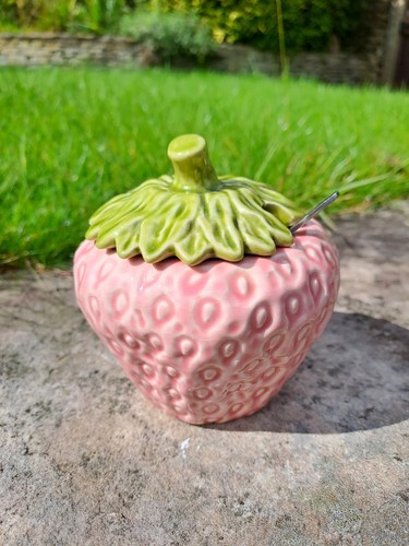 Strawberry jam pot bordallo - strawberry,