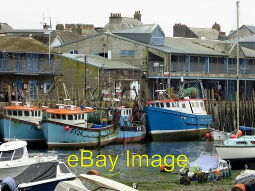 Photo fishing vessels east - -,