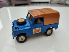 Britains 9571 Land Rover S.W.B. With Driver Pine Lodge Stables In GC