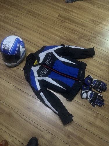 Helmet/jacket/gloves