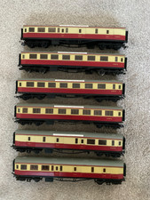 DAPOL/ MAINLINE 'OO' GAUGE RAKE OF 6 BR WR Carmine and Cream Centenary Coaches
