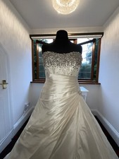 Suzanne Neville wedding dress