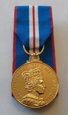 Court Mounted Queens Golden