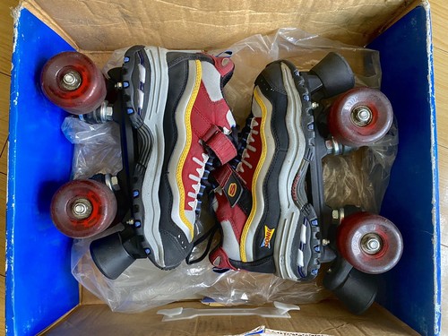Size skechers 4 - 4, wheeler