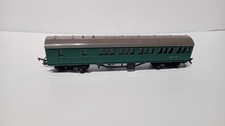 Tri-ang Green Coach – No