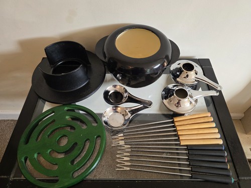 Vintage 1970s cast - vintage, fondue