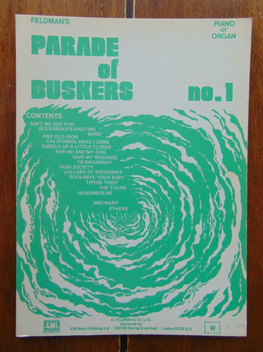Feldman parade buskers - parade, no