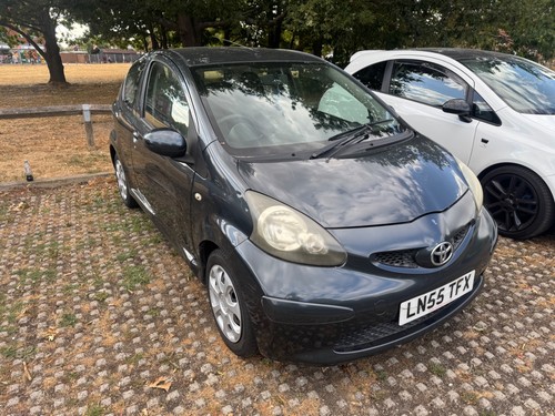 Toyota aygo 2005 hatchback 85k - toyota,