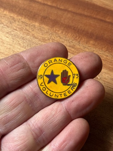 Vintage 1973 orange - 1973, volunteers