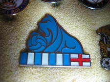 RARE OLD HUDDERSFIELD TOWN FOOTBALL CLUB (51) METAL PRESS PIN BADGE