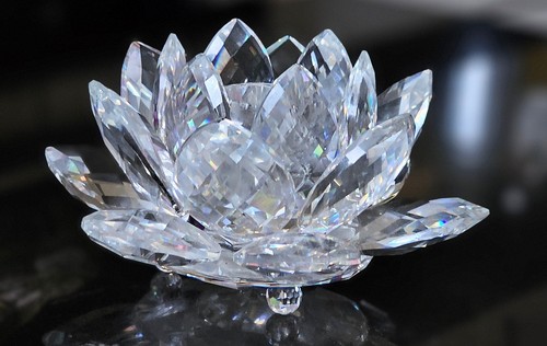 Large swarovski crystal lotus - large,
