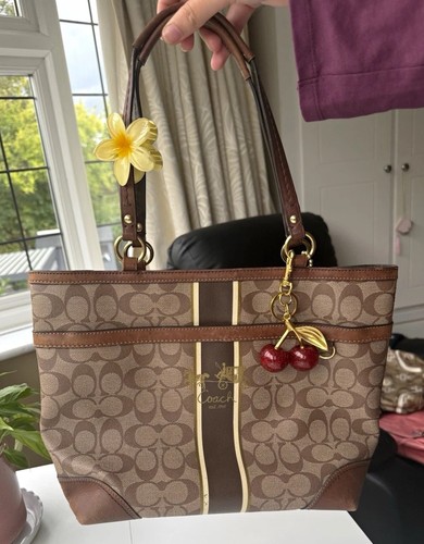 Coach signature monogram - signature,