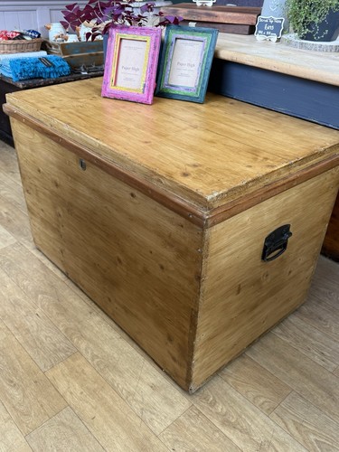 Antique pine trunk - antique, /