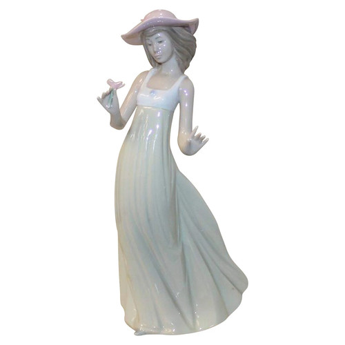 New lladro nao gentle - -,