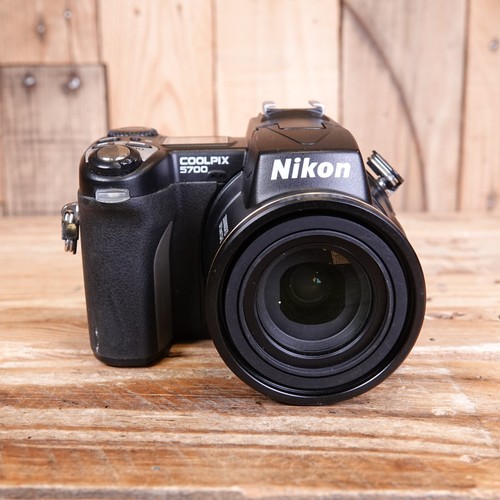 Nikon coolpix 5700 0mp - nikon, 5.0mp