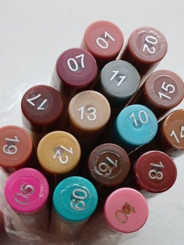 Eyeshadow crayons joblot - 27,