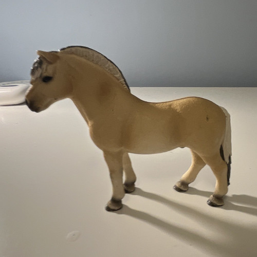 Schleich horse 13753 retired - horse,