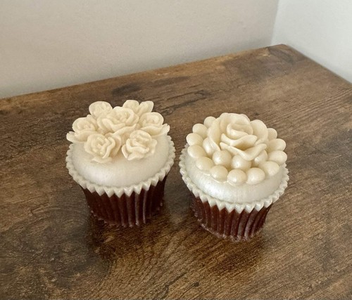 Handmade resin cupcake - resin, display