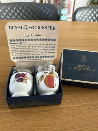 Royal worcester evesham egg - worcester,