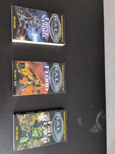 Halo books bundle the - books,