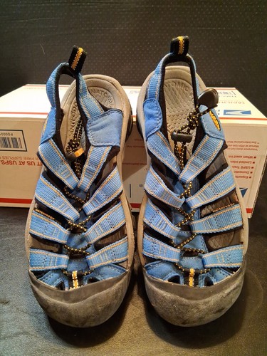 Keen womens size - 7, blue