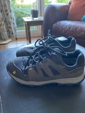 Jack Wolfskin Boys Walking Shoes Size 2.