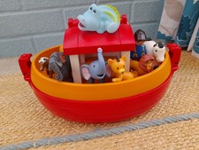 Playmobil  Noahs Ark  with  9 Random Figures