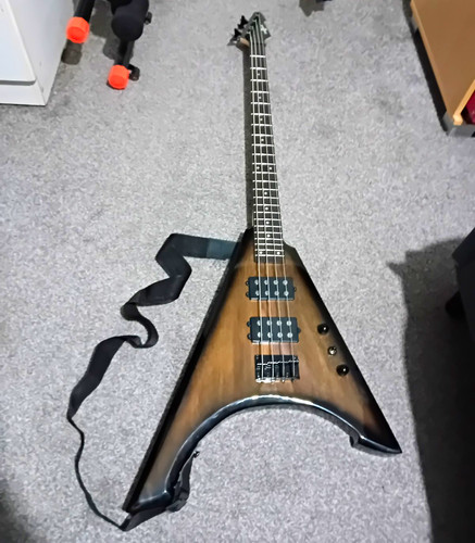 Gear4music flying string - v, 4-string