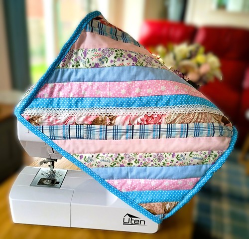 Sewing machine cover quilted - sewing,