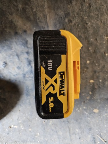Dewalt 18v 5ah battery - 18v, fully