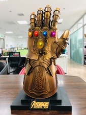 HCMY Thanos Infinity Gauntlet
