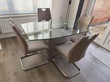 DFS Piatto Glass Table With Four Chairs - Modern Design - WE DELIVER