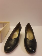 Equity Shoes Size 5 Dark Navy