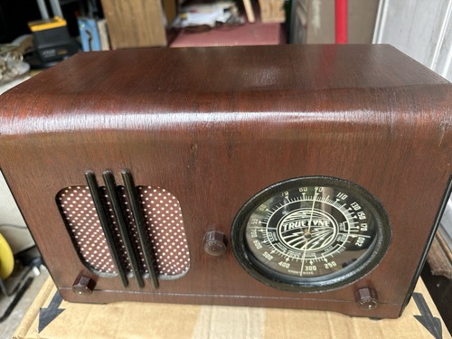 Vintage truetone valve radio - truetone,