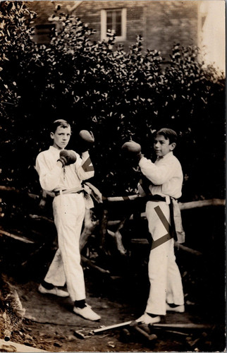 Unknow boys boxing - unknow,