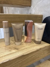 AVON TRESELLE Set (PERFUME