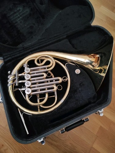 French horn jupiter - horn,