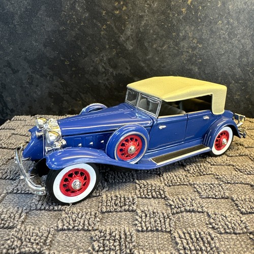 Signature 1932 chrysler - chrysler, le